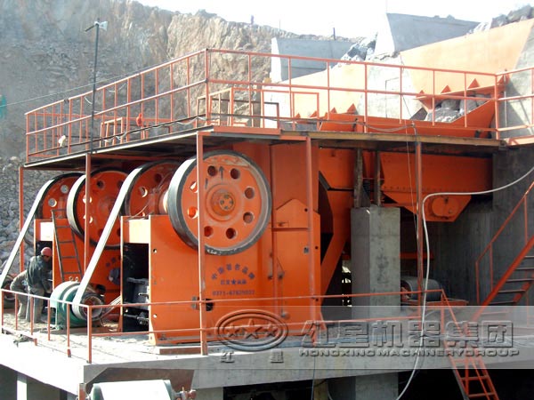 顎式破碎機(jī)客戶現(xiàn)場