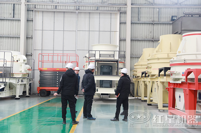 客戶來廠考察石英砂加工設備 客戶來廠考察石英砂加工設備