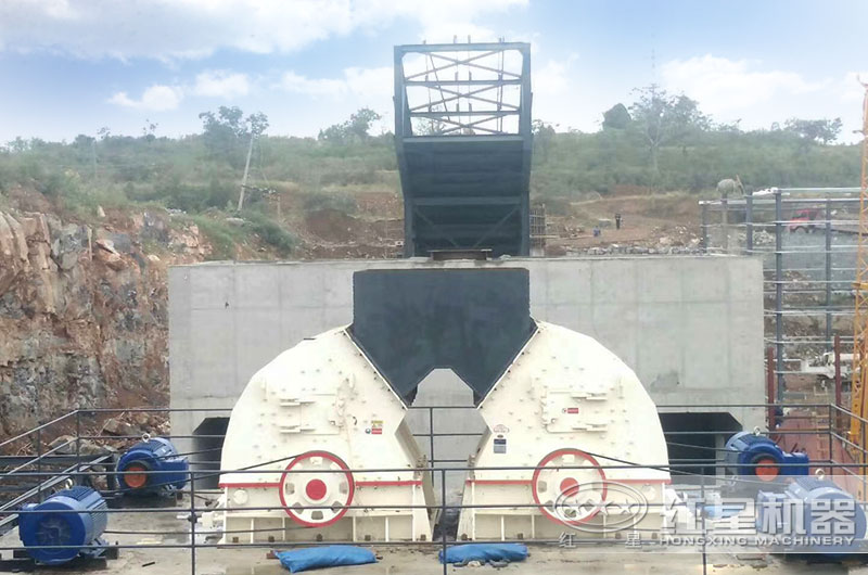 重錘式破碎機現場 重錘式破碎機現場