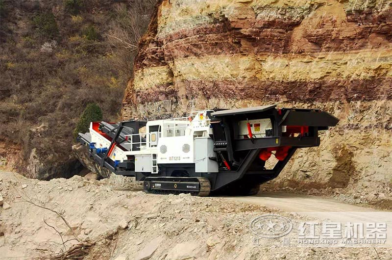 履帶移動破碎站現場一 履帶移動破碎站現場一