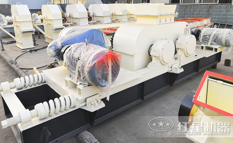 對輥制砂機現場實拍圖 對輥制砂機現場實拍圖