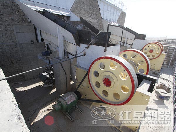 顎式破碎機現場 顎式破碎機現場