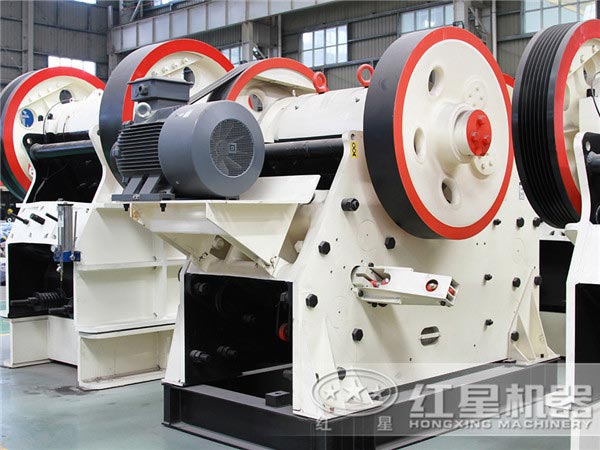 新型顎式破碎機(jī)圖片 新型顎式破碎機(jī)圖片