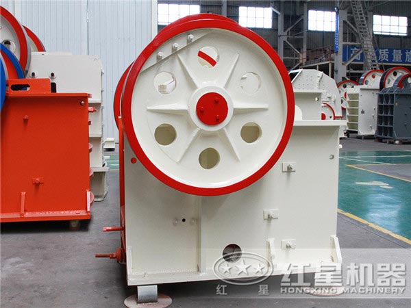 細(xì)碎顎式破碎機(jī) 細(xì)碎顎式破碎機(jī)