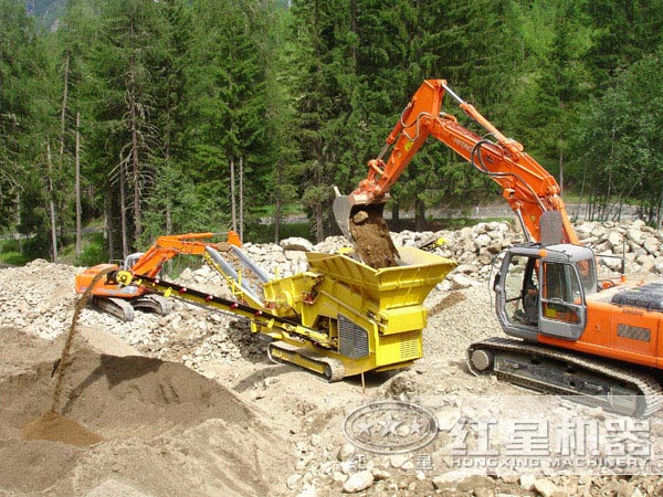 汽車移動碎石機處理建筑垃圾現場 汽車移動碎石機處理建筑垃圾現場