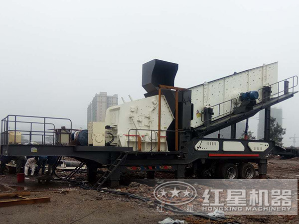 流動石子粉碎機生產現場 流動石子粉碎機生產現場