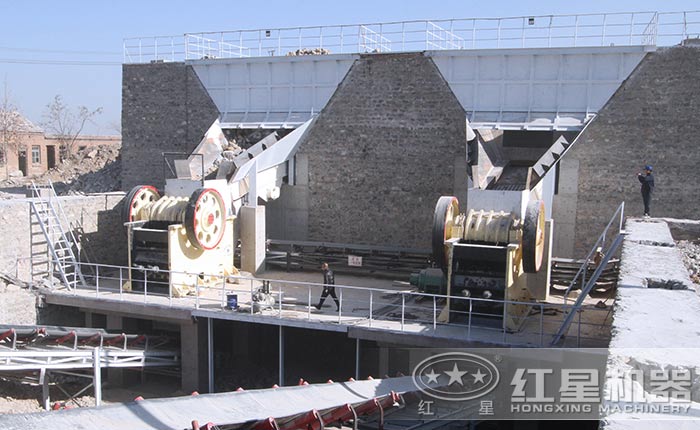 湖南婁底河卵石破碎機(jī)現(xiàn)場實(shí)拍