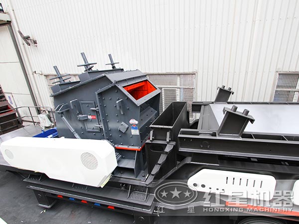 流動式破碎機(jī)-反擊破 流動式破碎機(jī)-反擊破