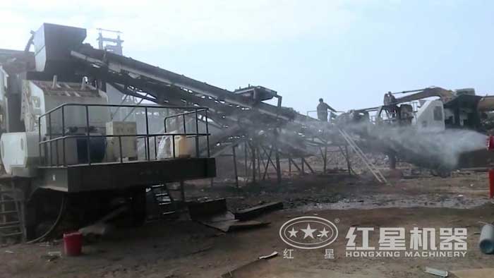 流動煤炭破碎機作業現場安裝噴灑裝置