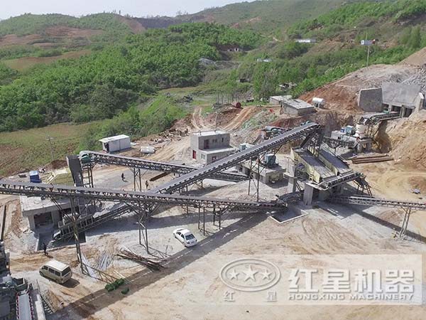 石灰石反擊式破碎機俯拍圖 石灰石反擊式破碎機俯拍圖