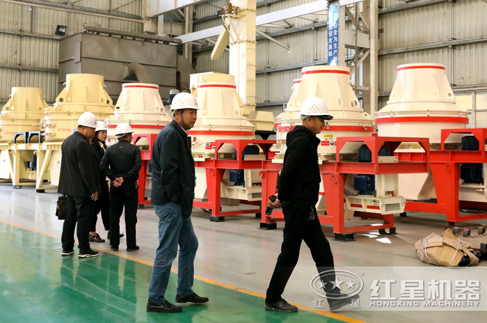 用戶來廠參觀試機(jī) 用戶來廠參觀試機(jī)