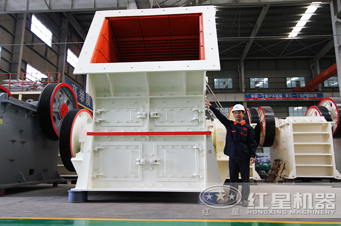 PCZ重錘式破碎機設(shè)備展示 PCZ重錘式破碎機設(shè)備展示