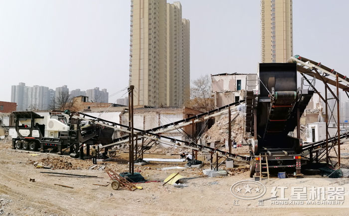 輪胎式移動破碎站現場