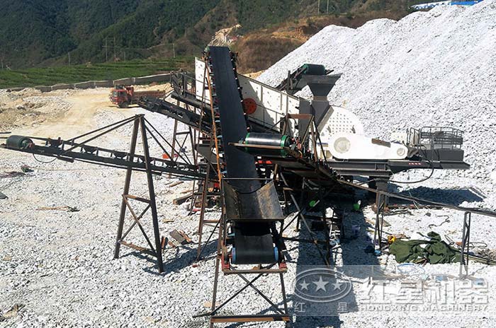 移動(dòng)錘式設(shè)備生產(chǎn)加工現(xiàn)場(chǎng) 移動(dòng)錘式設(shè)備生產(chǎn)加工現(xiàn)場(chǎng)