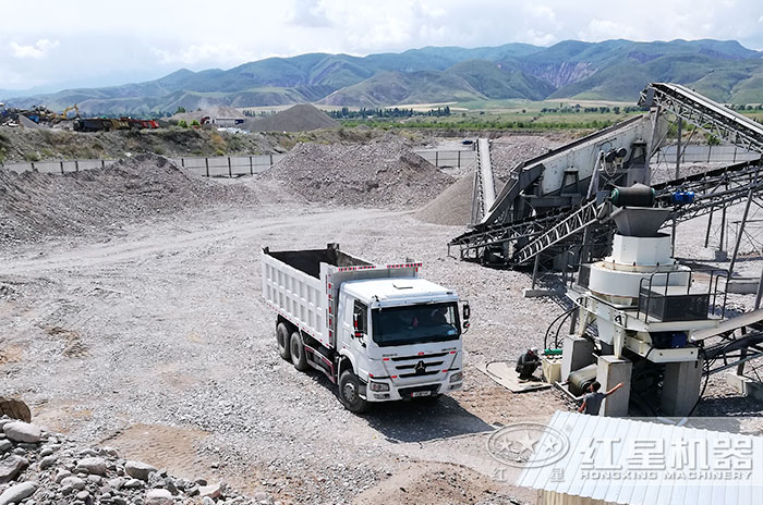 紅星石頭制砂生產線作業現場 紅星石頭制砂生產線作業現場