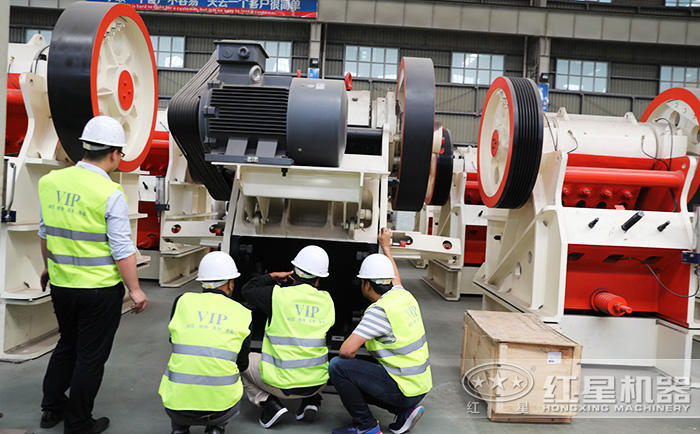 客戶到廠區實地參觀考察設備 客戶到廠區實地參觀考察設備