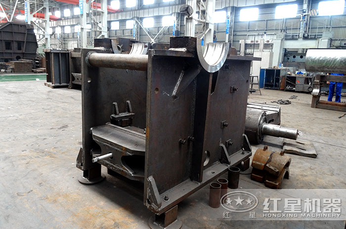 鐵礦石顎式破碎機(jī)制造車(chē)間 鐵礦石顎式破碎機(jī)制造車(chē)間