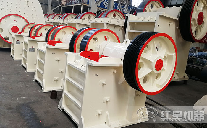 紅星機器專業的打石機設備生產車間 紅星機器專業的打石機設備生產車間