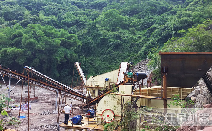 錘式破碎機(jī)客戶(hù)加工現(xiàn)場(chǎng) 錘式破碎機(jī)客戶(hù)加工現(xiàn)場(chǎng)