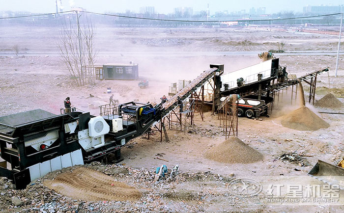 移動顎式破碎機+移動反擊破加工建筑垃圾現(xiàn)場 移動顎式破碎機+移動反擊破加工建筑垃圾現(xiàn)場