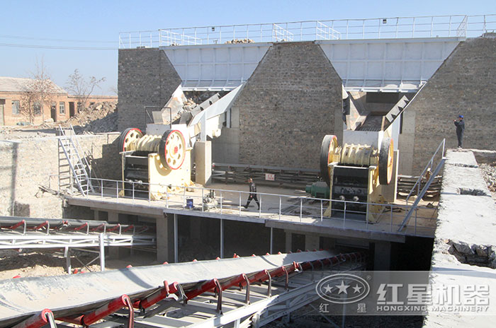 砂石料生產(chǎn)現(xiàn)場(chǎng) 砂石料生產(chǎn)現(xiàn)場(chǎng)