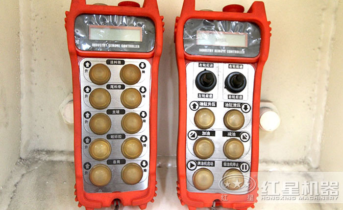 移動破碎設備上的遙控裝置 移動破碎設備上的遙控裝置