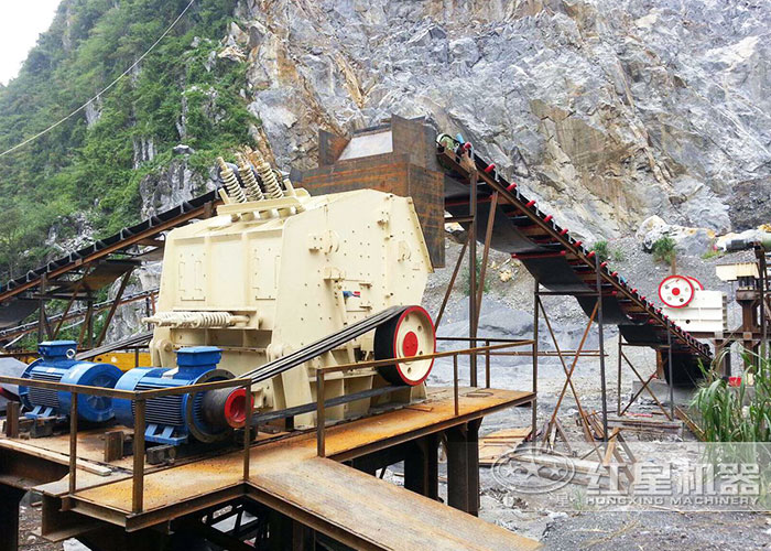 反擊式打石機(jī)搭配鄂破的加工現(xiàn)場(chǎng) 反擊式打石機(jī)搭配鄂破的加工現(xiàn)場(chǎng)