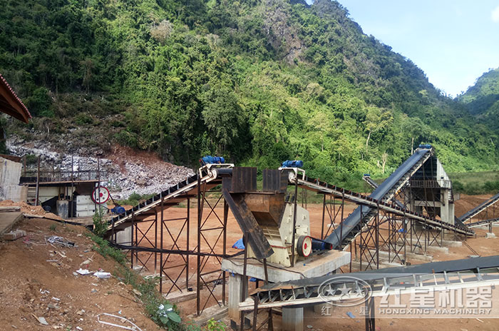 顎破+反擊破的破碎生產(chǎn)加工現(xiàn)場 顎破+反擊破的破碎生產(chǎn)加工現(xiàn)場