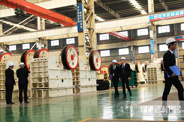 客戶到紅星機器廠區參觀考察設備