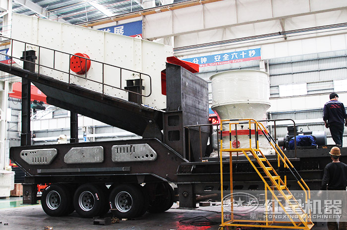 移動(dòng)圓錐破碎機(jī)裝配車間 移動(dòng)圓錐破碎機(jī)裝配車間