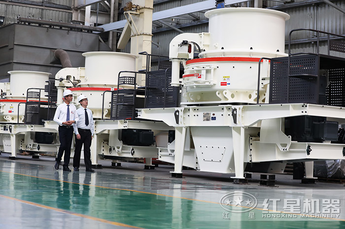 客戶到紅星機器廠區(qū)參觀考察設備 客戶到紅星機器廠區(qū)參觀考察設備