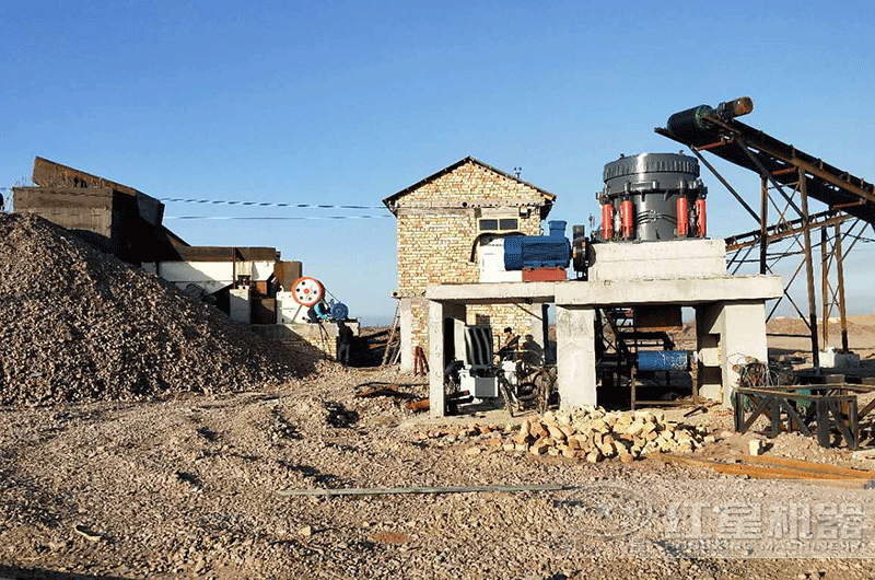 可加工河卵石的圓錐破碎機搭建現場 可加工河卵石的圓錐破碎機搭建現場