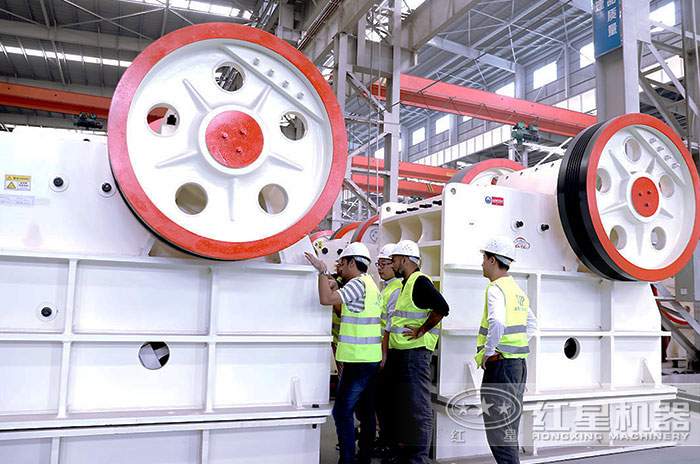 客戶到廠參觀顎式粉碎機 客戶到廠參觀顎式粉碎機