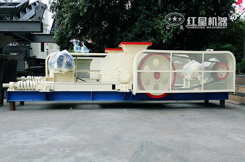 篩分輥式破碎機設備展示 篩分輥式破碎機設備展示