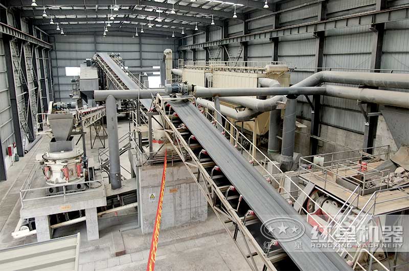 大型鄂破與圓錐破聯合作業現場 大型鄂破與圓錐破聯合作業現場