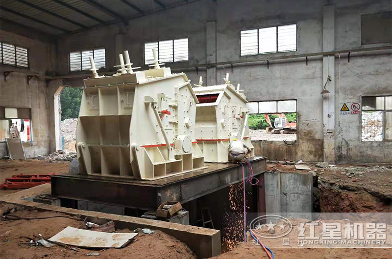 反擊式破碎機現場 反擊式破碎機現場