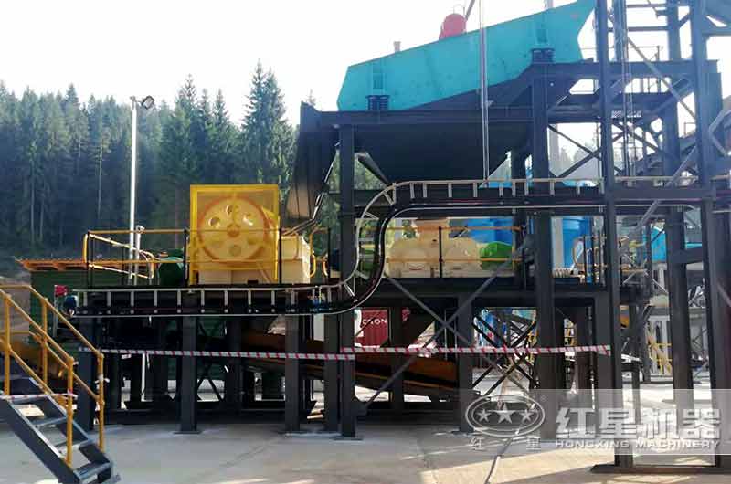 對輥式制砂機現場 對輥式制砂機現場