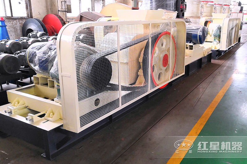 對輥式制砂機發貨 對輥式制砂機發貨