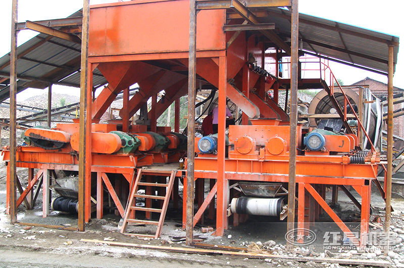 對輥式制砂機生產現場 對輥式制砂機生產現場